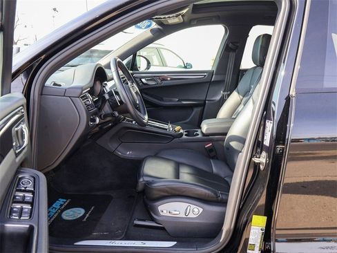 Used 2023 Porsche Macan S image 12