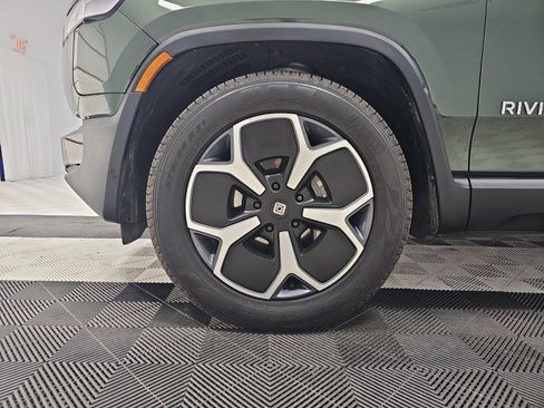 Used 2023 Rivian R1S Adventure AWD/4WD image 9