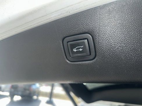 Used 2020 Chevrolet Blazer LT image 41