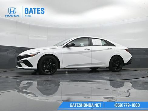 Used 2026 Hyundai Elantra Sport FWD image 40