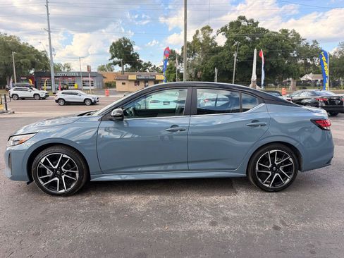 Used 2025 Nissan Sentra SR FWD image 10