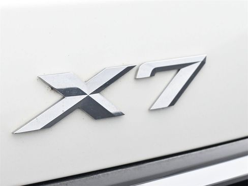 Used 2023 BMW X7 xDrive40i w/ Executive Package image 21