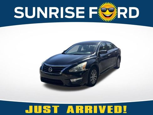 Used 2013 Nissan Altima 2.5 S FWD image 1