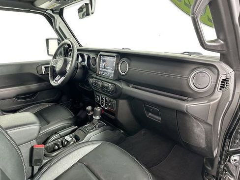 Used 2023 Jeep Wrangler Unlimited Sahara w/ Cold Weather Group AWD/4WD image 31