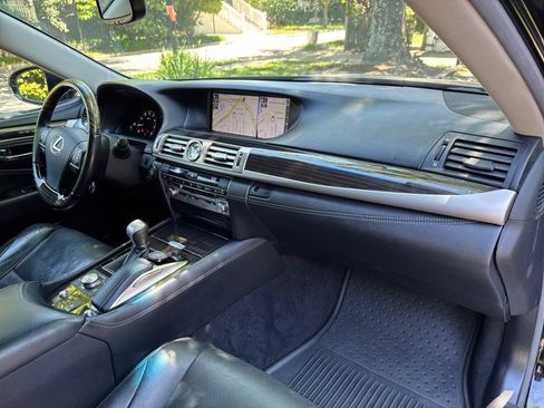 Used 2016 Lexus LS 460 AWD w/ Comfort Package image 26