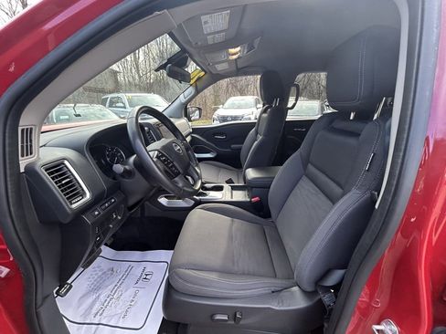 Used 2024 Nissan Frontier SV w/ SV Convenience Package image 4