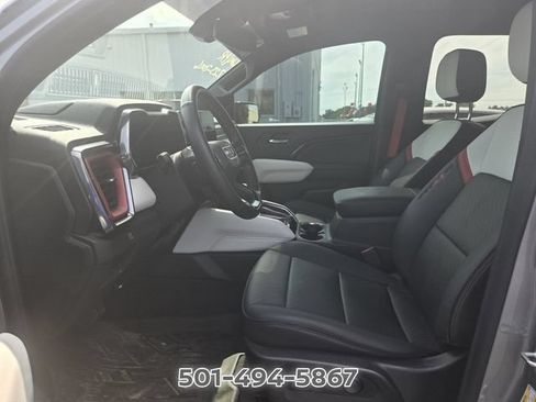 Used 2025 GMC Canyon AT4 w/ AT4X Package AWD/4WD image 9