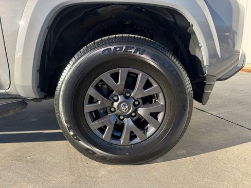 Used 2020 Toyota Tacoma SR5 image 28