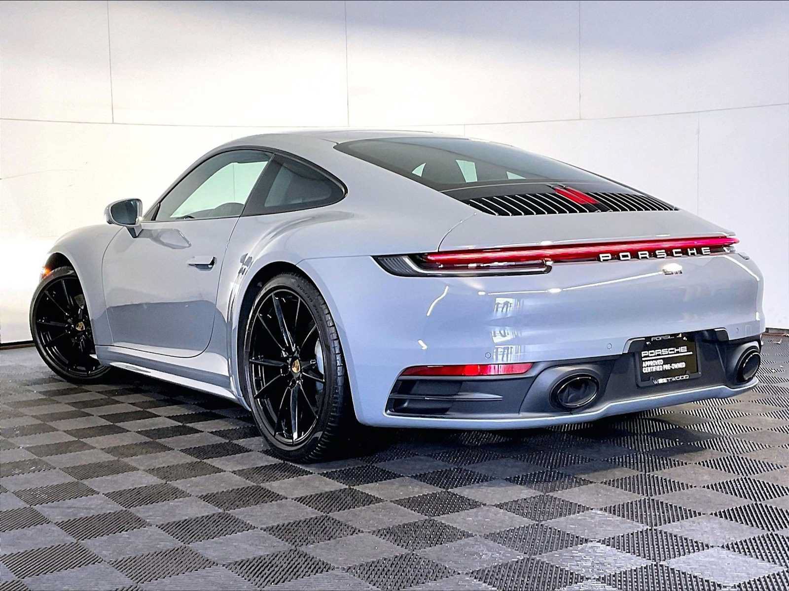 Certified 2024 Porsche 911 Carrera RWD image 3