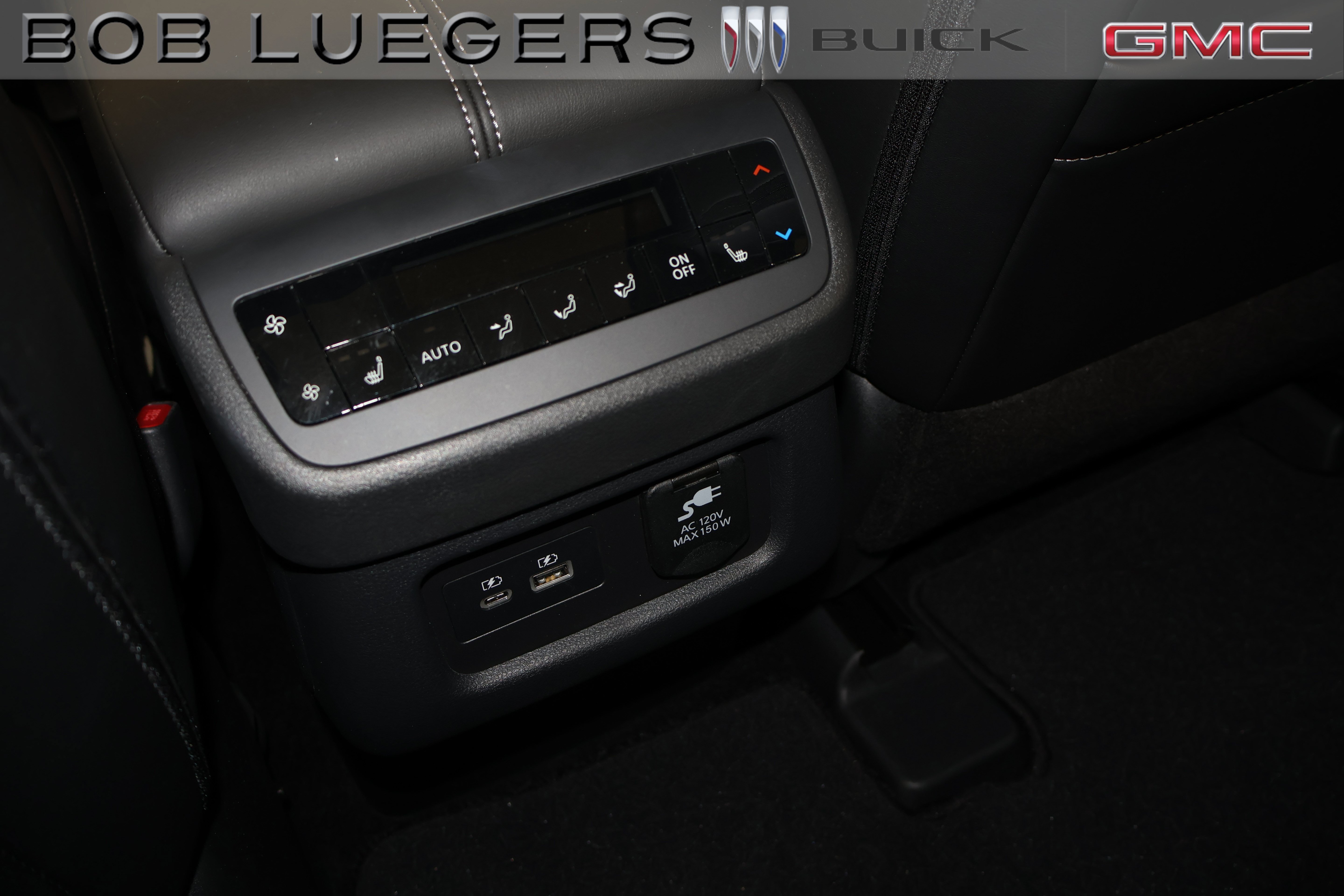 Used 2025 Nissan Pathfinder Platinum FWD image 13
