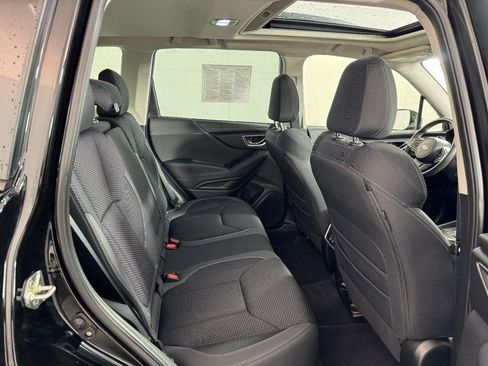 Used 2022 Subaru Forester Premium image 12