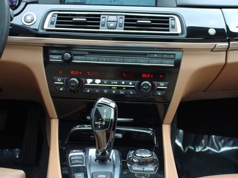 Used 2012 BMW ALPINA B7 image 16