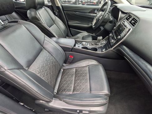 Used 2022 Nissan Maxima Platinum w/ Sport Mat Group FWD image 25