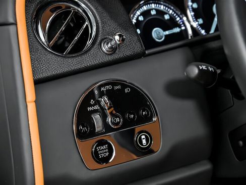 Used 2022 Rolls-Royce Cullinan AWD/4WD image 27
