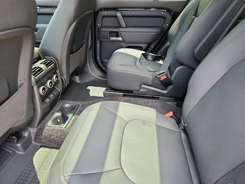 New 2025 Land Rover Defender 130 S image 5