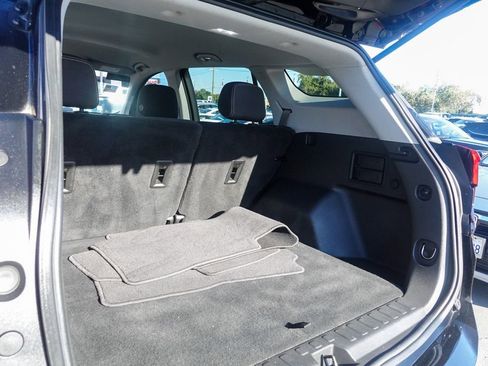 Used 2022 GMC Terrain SLE image 30