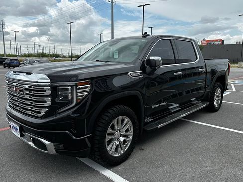 Used 2024 GMC Sierra 1500 Denali w/ Technology Package AWD/4WD image 6