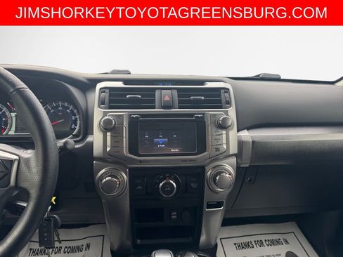 Used 2018 Toyota 4Runner SR5 AWD/4WD image 22