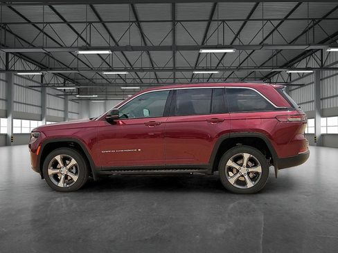 New 2026 Jeep Grand Cherokee Limited AWD/4WD image 2