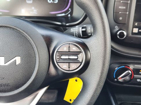 Certified 2025 Kia Soul LX w/ LX Technology Package FWD image 27