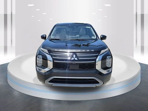 New 2025 Mitsubishi Outlander SE image 2