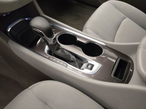Used 2022 Chevrolet Malibu LT FWD image 26