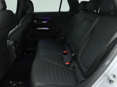 Used 2025 Mercedes-Benz GLC 350e 4MATIC image 31