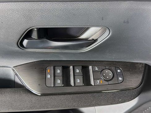 Used 2025 Nissan Kicks S AWD/4WD image 15