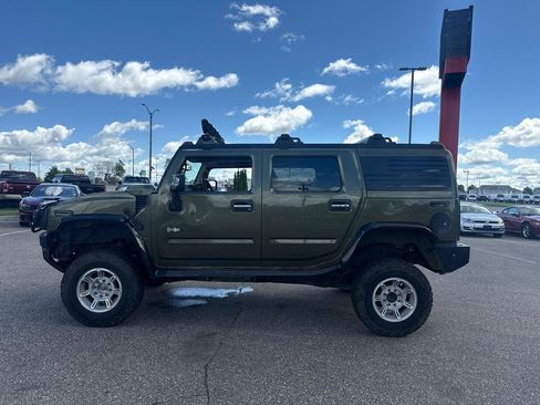 Used 2004 HUMMER H2 w/ Preferred Equipment Group AWD/4WD image 2