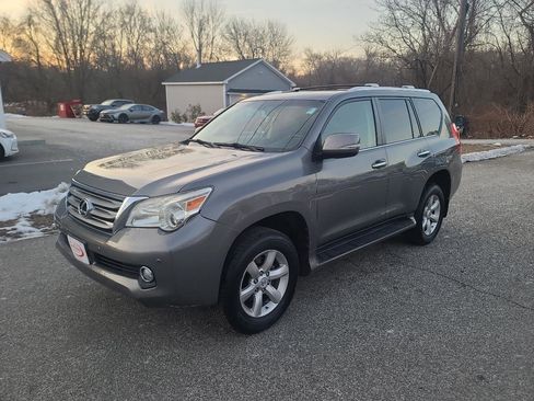 Used 2011 Lexus GX 460 w/ Comfort Plus Pkg image 3