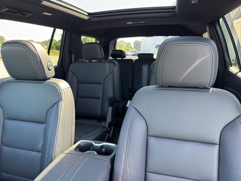 New 2026 Chevrolet Traverse LT w/ Sun and Wheel Package FWD image 20