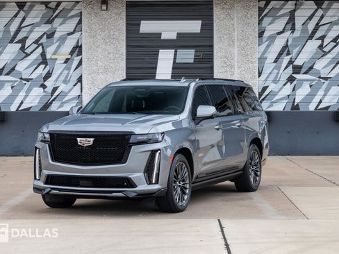 Used 2023 Cadillac Escalade ESV V image 5