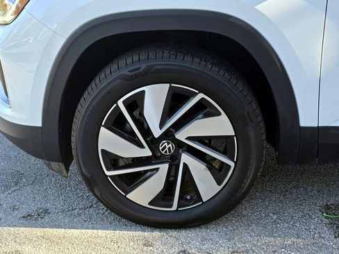 Used 2024 Volkswagen Atlas SE AWD/4WD image 9