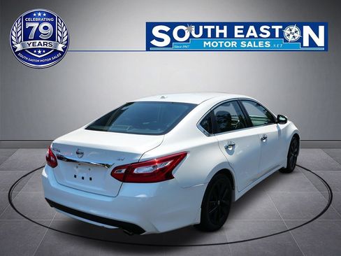 Used 2017 Nissan Altima 2.5 SV w/ Convenience Package FWD image 6