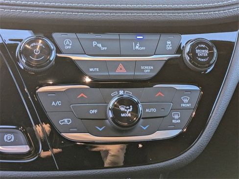 New 2026 Chrysler Pacifica Select image 20