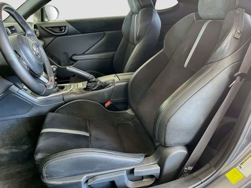 Used 2023 Toyota GR86 Premium w/ ALL Weather Mat Package (TMS) RWD image 21