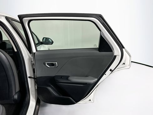 Used 2025 Kia K4 LXS image 30