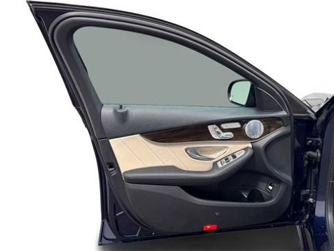 Used 2020 Mercedes-Benz C 300 Sedan image 10