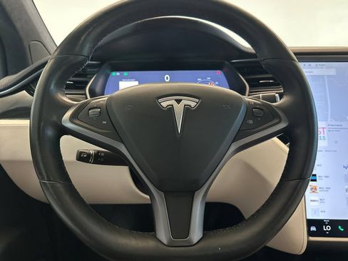 Used 2018 Tesla Model X AWD/4WD image 24