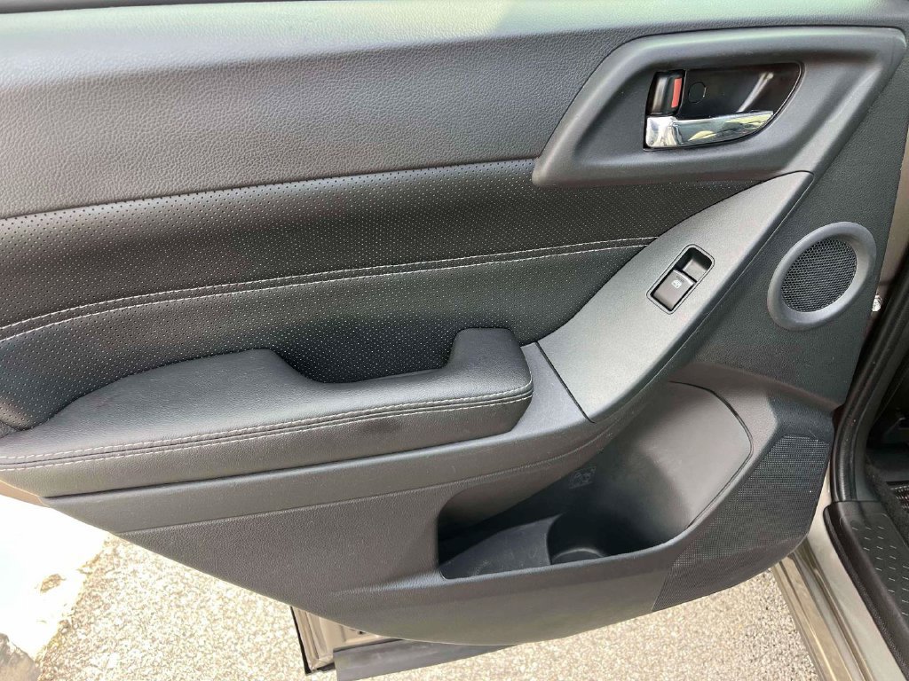 Used 2018 Subaru Forester 2.5i Touring AWD/4WD image 5