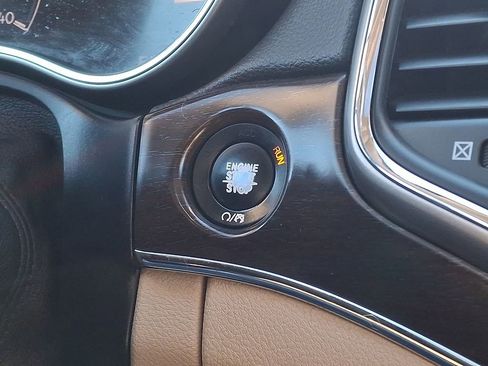 Used 2018 Jeep Grand Cherokee Limited image 23