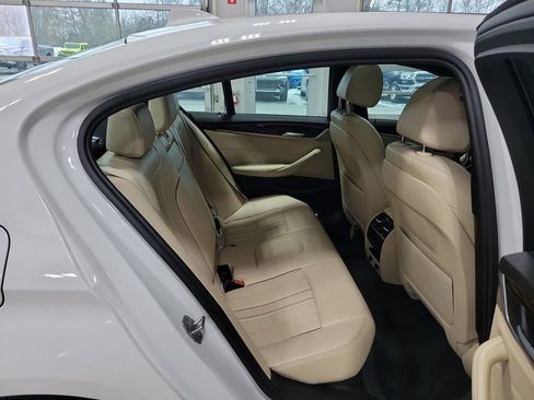 Used 2018 BMW 530i xDrive image 15