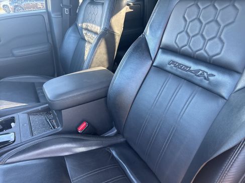 Used 2022 Nissan Frontier PRO-4X w/ Pro-4X Premium Package image 24