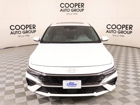 Used 2024 Hyundai Elantra SEL w/ Convenience Package image 10