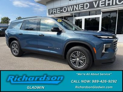 Used 2025 Chevrolet Traverse LT w/ Driver Confidence Package