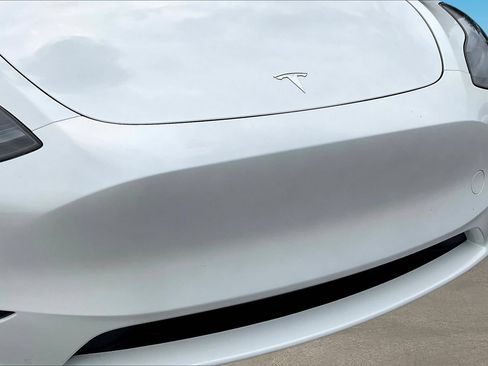Used 2024 Tesla Model Y Long Range AWD/4WD image 31