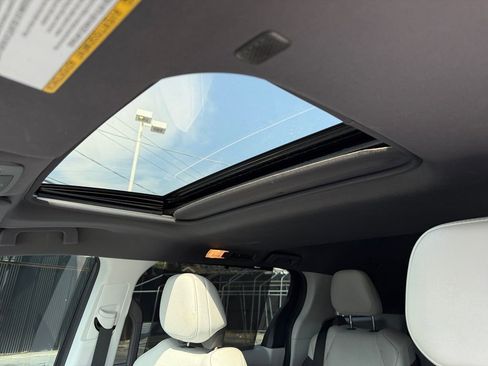 Certified 2022 Toyota Sienna XSE image 35