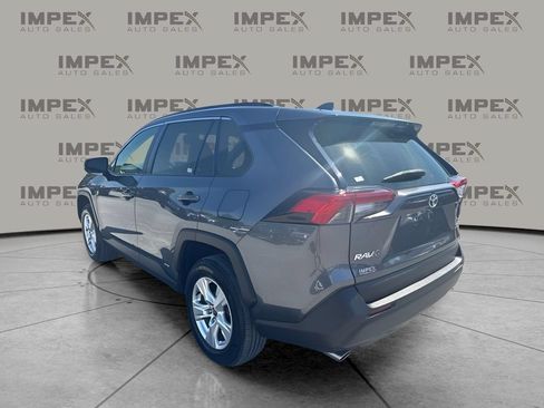 Used 2021 Toyota RAV4 XLE w/ Convenience Package AWD/4WD image 2
