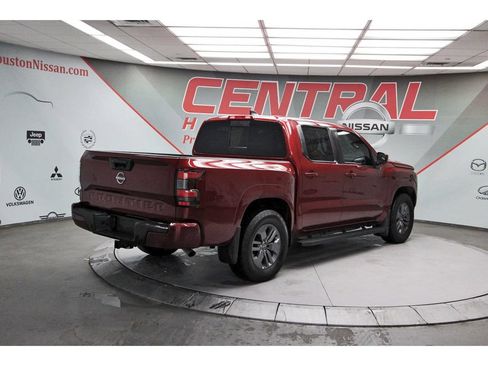 Used 2025 Nissan Frontier SV w/ SV Convenience Package RWD image 7