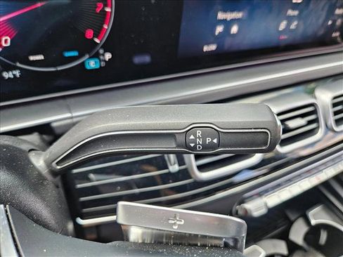 Used 2025 Mercedes-Benz GLE 450 4MATIC image 9